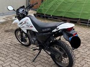 SUZUKI DR 125