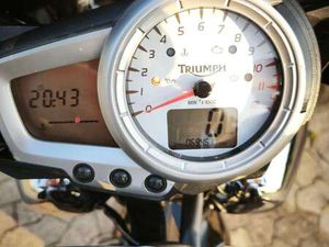 TRIUMPH SPEED TRIPLE 1050