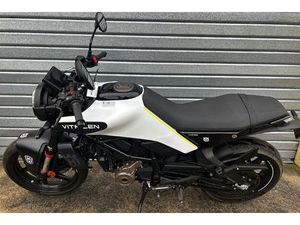 HUSQVARNA SVARTPILEN 125 2024
