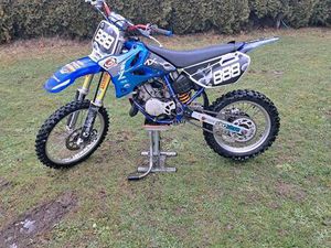 YAMAHA YZ 85 MOTOR- CROSS