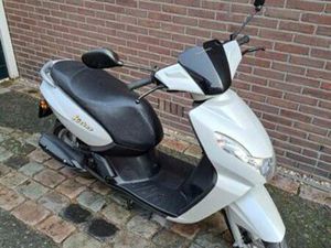 TE KOOP PEUGEOT KISBEE 50CC BROMSCOOTER — SCOOTERS | PEUGEOT — MARKTPLAATS