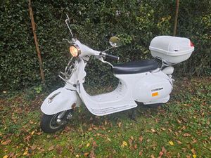 RETRO ELEKTROROLLER FUTURA CLASSICO 45 KM/H WEIß