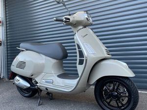 VESPA GTS 300 KEYLESS 1.HAND SCHWARZE RÄDER CHROM