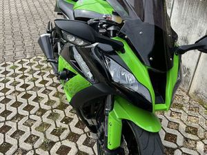 KAWASAKI NINJA ZX10R