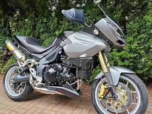 TRIUMPH TIGER