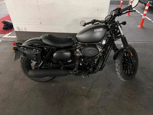 HYOSUNG GV 300S AQUILA BOBBER