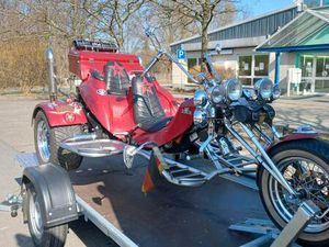 TRIKE MIT ANHÄNGERKUPPLUNG