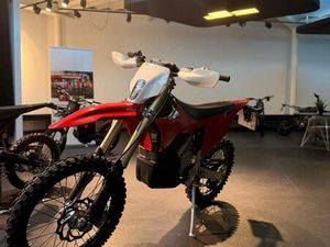 STARK VARG EX / ENDURO / 80PS / VORFÜHRERFAHRZEUG / NEUWERTIG