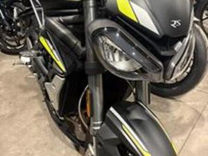 STREET TRIPLE 765 RS