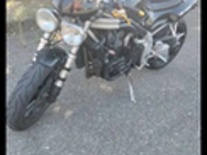 TRIUMPH SPEED TRIPLE