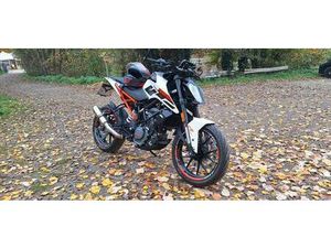 ② KTM DUKE 125 2017