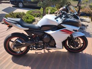 MOTO YAMAHA XJ FA SANTA EULÁLIA