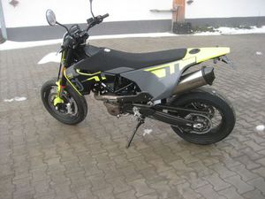 HUSQVARNA 701 SUPERMOTO