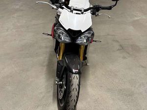 TRIUMPH SPEED TRIPLE R