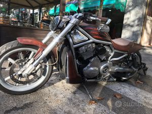 HARLEY DAVIDSON V-ROD