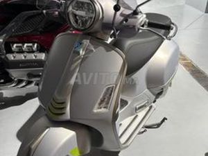 VESPA GTS 2025 — COMME NEUVE | 900 KM