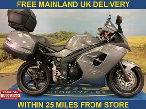 TRIUMPH SPRINT ST 1050