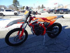 2026 BETA MOTORCYCLES 300 XTRAINER W LOWBOY