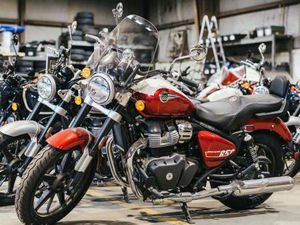 2024 ROYAL ENFIELD SUPER METEOR 650 + FREE $1,200 TOURING KIT!