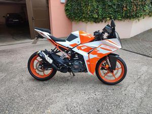 KTM RC 125 WIE NEU 800 KM
