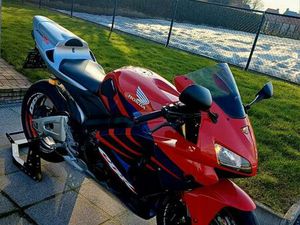 ② HONDA CBR 600 RR IN PRACHTSTAAT!!