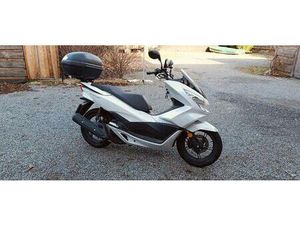 ② HONDA PCX 125 (2018) – WIT- TOPSTAAT