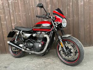 TRIUMPH SPEED TWIN 1200