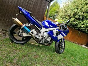 YAMAHA R600