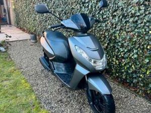 PEUGEOT KISBEE 2020 GRIJS — SCOOTERS | PEUGEOT — MARKTPLAATS