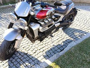 TRIUMPH ROCKET 3 R SÃO JORGE (SELHO)