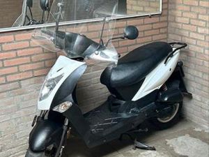 KYMCO AGILITY 50 - 2009 — SCOOTERS | KYMCO — MARKTPLAATS