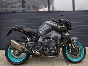 YAMAHA MT10 VOL OPTIE CARBON DELEN AKRAPOVIC BJ 2023 — MOTOREN | YAMAHA — MARKTPLAATS