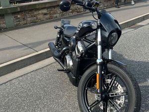 HARLEY-DAVIDSON NIGHTSTER RH975