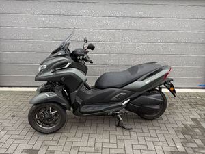 YAMAHA TRICITY 300