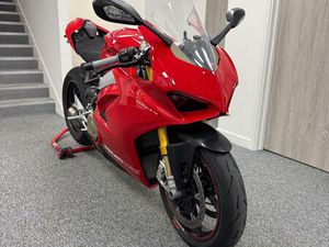 DUCATI PANIGALE V4S 1103 SUPER SPORTS PETROL MANUAL EURO 4 (214 PS) 1103 CC