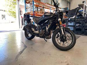 HUSQVARNA SVARTPILEN 125 - 2021 - 15.000KM