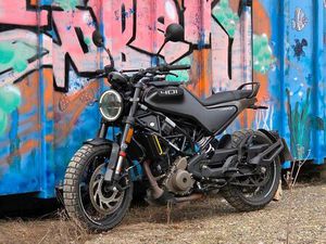 HUSQVARNA SVARTPILEN 401 2022ER MIT HERSTELLERGARANTIE