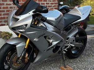 ② KAWASAKI 636 2004