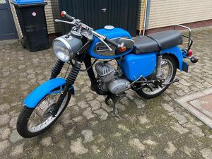 MZ TS 125 LEICHTKRAFTRAD INKL. ERSATZTEILKONVOLUT