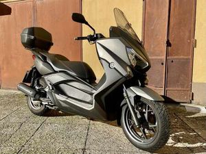 YAMAHA X-MAX 250 ABS