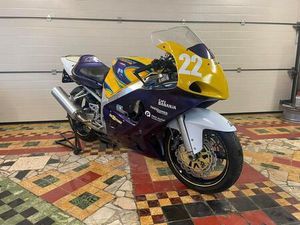 ② SUZUKI GSX-R 600