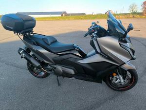 ② KYMCO AK 550 PRÉMIUM