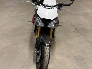 TRIUMPH SPEED TRIPLE R