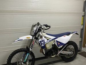 HUSQVARNA FE 450 BIALKA