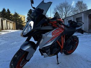 KTM SUPER DUKE 1290 GT PILNE GRYFICE