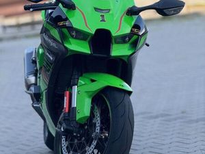 KAWASAKI NINJA ZX10R PERFORMANCE