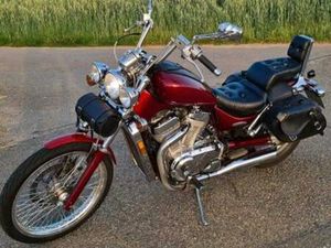 SUZUKI INTRUDER VS 800