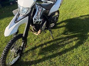 YAMAHA WR 125 ENDURO - WEIß/SCHWARZ