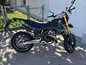 50 ALL BLACK MIT VIEL ZUBEHÃ¶R