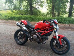 DUCATI - MONSTER 796